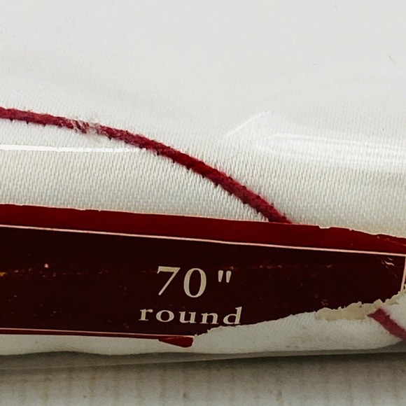 St. Nicholas Square Poinsettia Cut Out Tablecloth‎ 70" Round Christmas Holidays - Picture 3 of 5